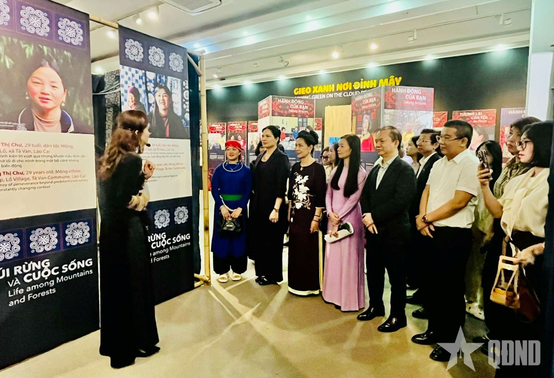 Khai mạc triển lãm “Gieo xanh nơi đỉnh mây”